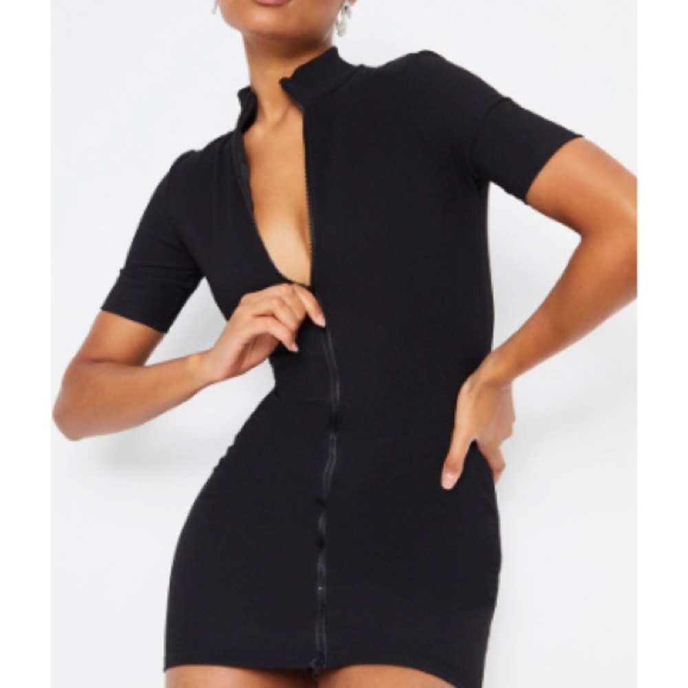 PrettyLittleThing - Black Zip Front Rib Short Sleeve Bodycon Dress
